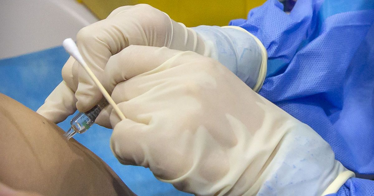 "Ймовірний, але не підтверджений": у ВООЗ прокоментували зв'язок вакцини AstraZeneca та тромбозу