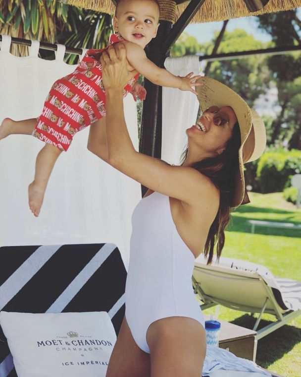  / © instagram.com/evalongoria