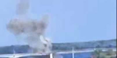 У тимчасово окупованому Херсоні пролунали вибухи: біля Антонівського моста видно дим