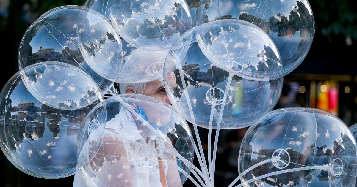 Коронавірус в Україні 4 серпня: терміни нового спалаху та регіони, які "брикаються" через посилення карантину