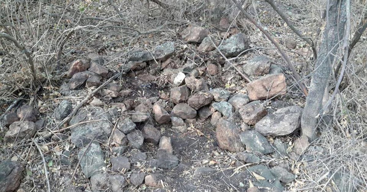 За набором взрывчатых веществ можно сделать предположение, что из них, возможно, собирались изготовить мину для подрыва пассажирского автобуса
