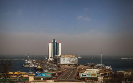Ексчиновників Одеського порту підозрюють у мільйонній розтраті коштів