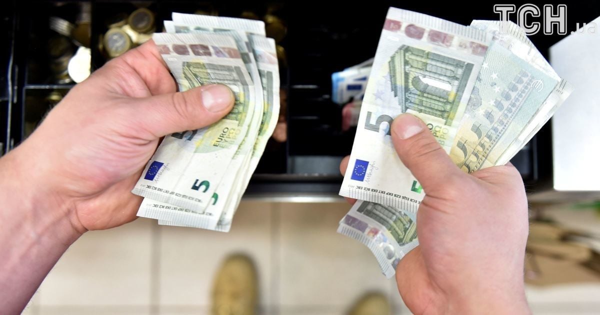 Нацбанк дозволив українцям ввозити понад 10 тисяч євро без підтверджень походження коштів