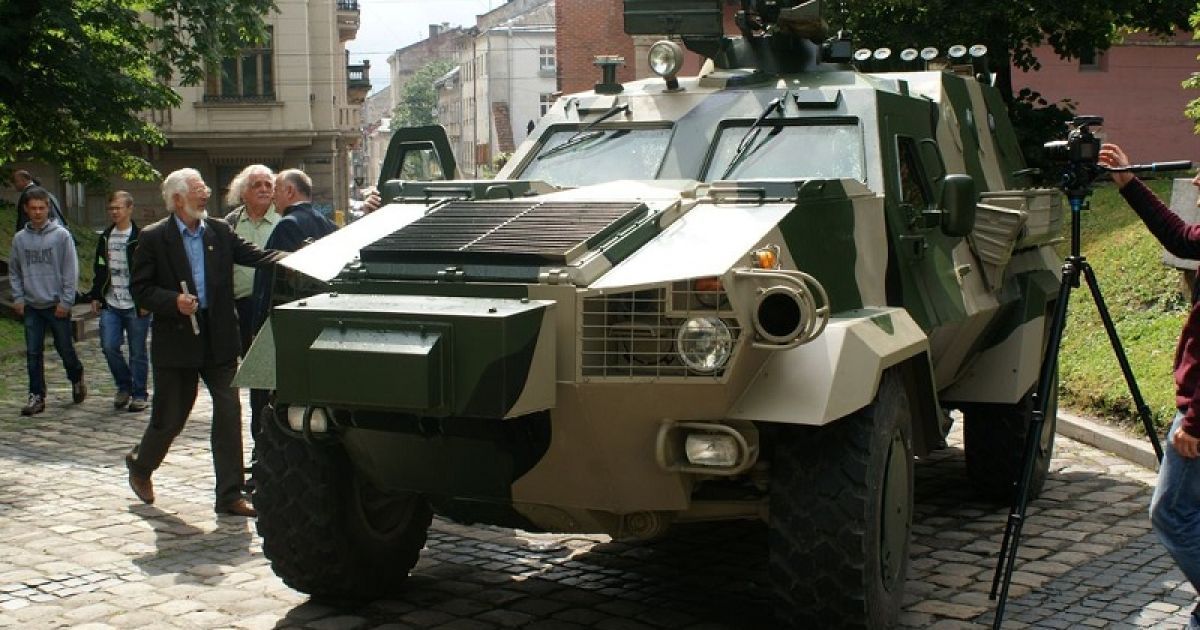 "Укроборонпром" представил обновленный бронеавтомобиль Дозор-Б