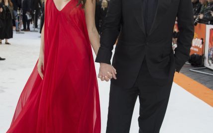 В красном платье на бретельках: супруга Тарантино - Даниэла Пик, поддержала его на премьере фильма в Лондоне