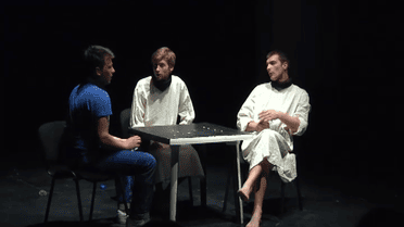 Колишні наркозалежні показали в Києві спектакль "Останній вагон"