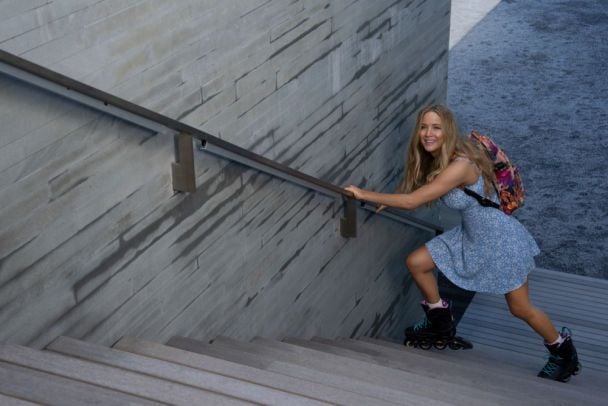 Кадри з фільму "Без образ"