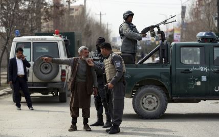 "Таліби" входять до столиці Афганістану: уряд домовляється про мирне передавання влади