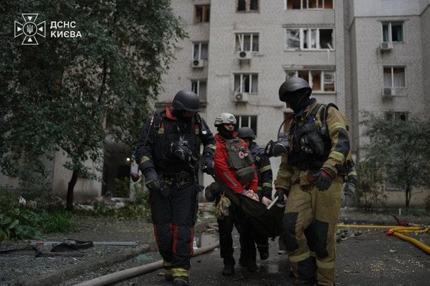 Атака на будинок на Печерську. / © ДСНС