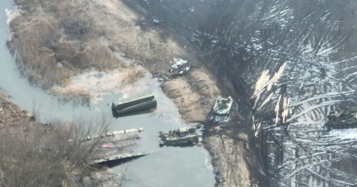 "Козаки їх трохи підсмажили": в районі Гостомеля російські війська спробували звести понтонний міст