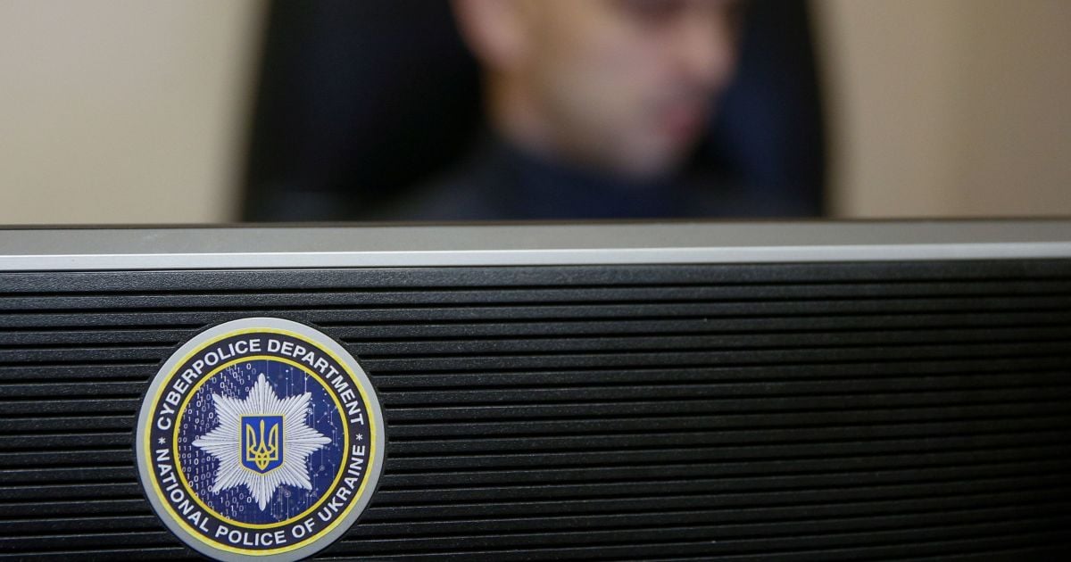 Масові отруєння у школах: кіберполіція шукає у соцмережах заклики до використання газових балончиків