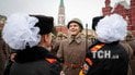 Лицарі, банти і вушанки. У Москві влаштували військовий парад 