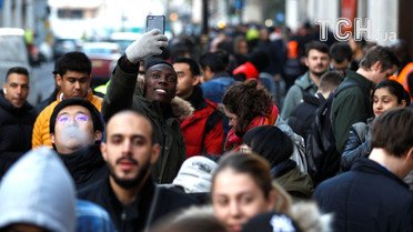 Старт продажів IPhone Xу світі_11 / © Reuters