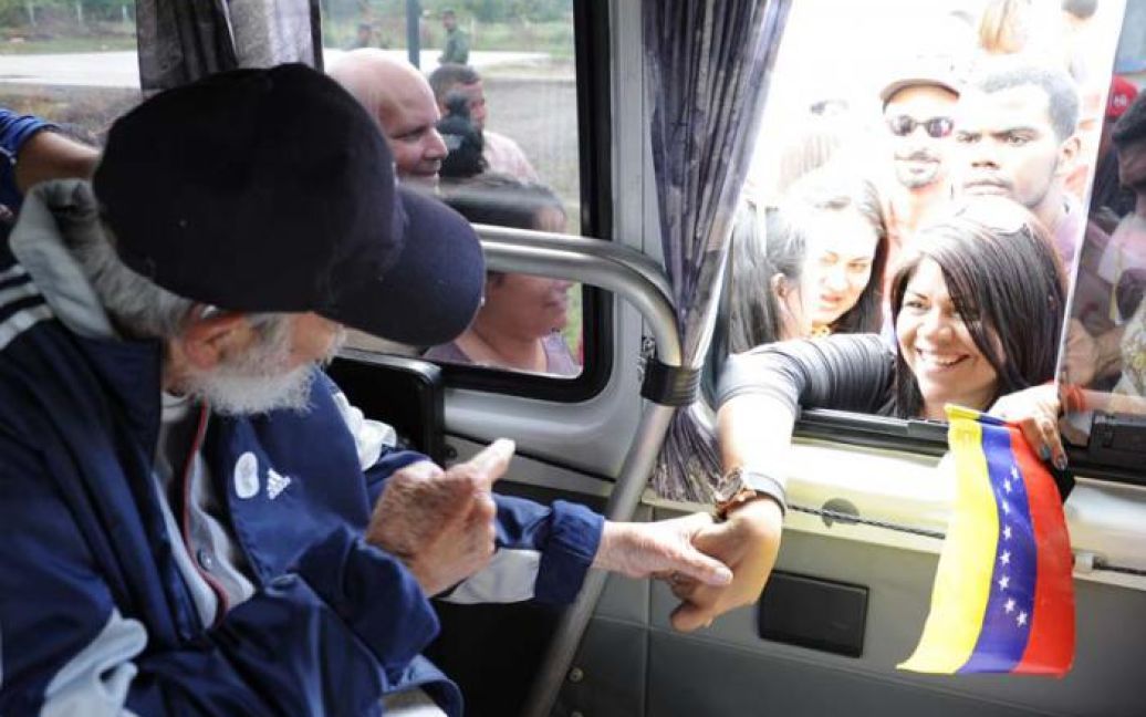 Фідель Кастро з&#039;явився на публіці, розвіявши чутки про серйозну хворобу. / © Вести