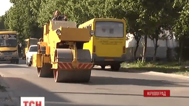 Самостоятельно асфальтировать дворы многоэтажек начали кировоградцы