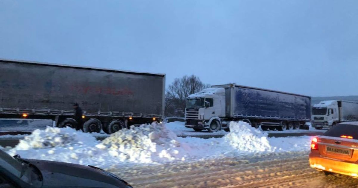 фури в снігопаді_3 / © Facebook/Владимир Омелян