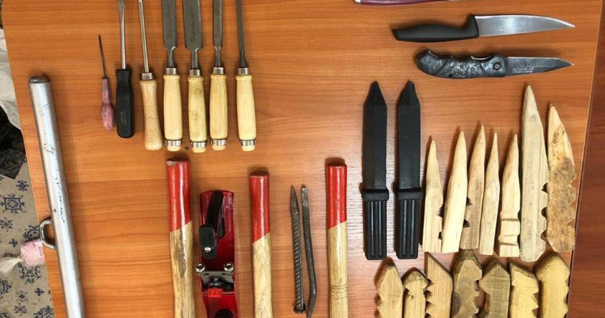 Вилучені речі у камері бійців Торнадо_8 / © facebook/Андрій Лисенко