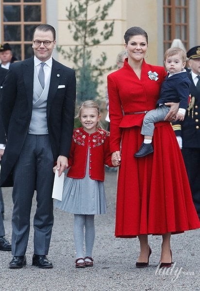 Кронпринцеса Вікторія і принц Даніель з дітьми / © Getty Images