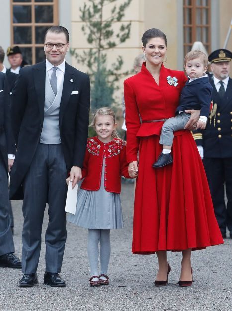 Кронпринцесса Виктория и принц Даниэль с детьми / © Getty Images