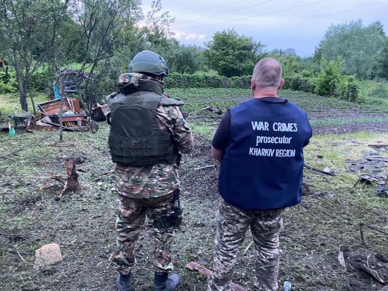 Унаслідок ворожих обстрілів на Харківщині чоловік загинув, жінка отримала тілесні ушкодження