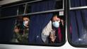 "Любить писати листи до президента": хто поблизу Нових Санжар жбурляв каміння в автобуси з евакуйованими з Уханя