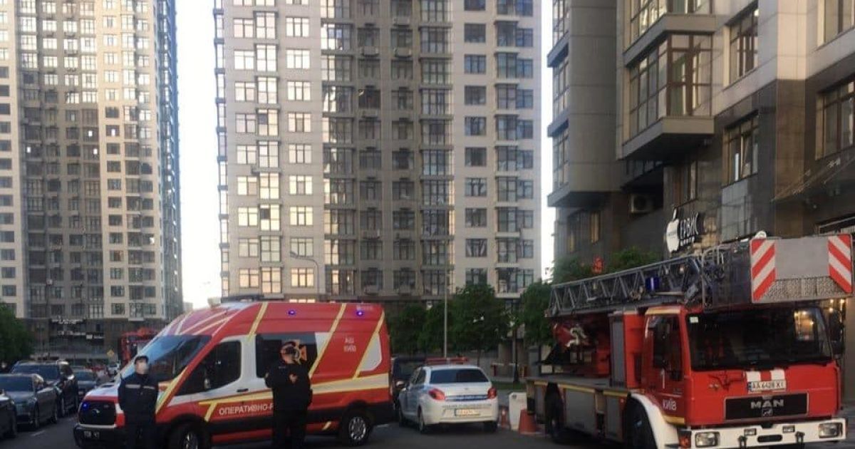 Ночью в Киеве горела многоэтажка