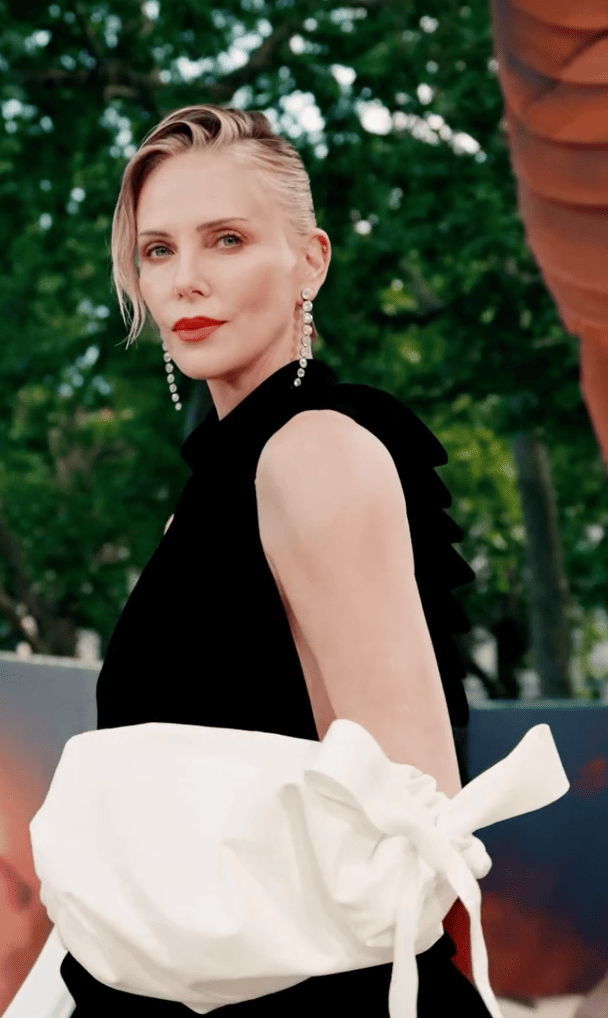 Шарліз Терон / © https://www.instagram.com/charlizeafrica/