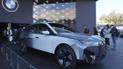 Майбутнє вже тут: BMW навчила новий електромобіль митттєво змінювати колір кузова (відео)