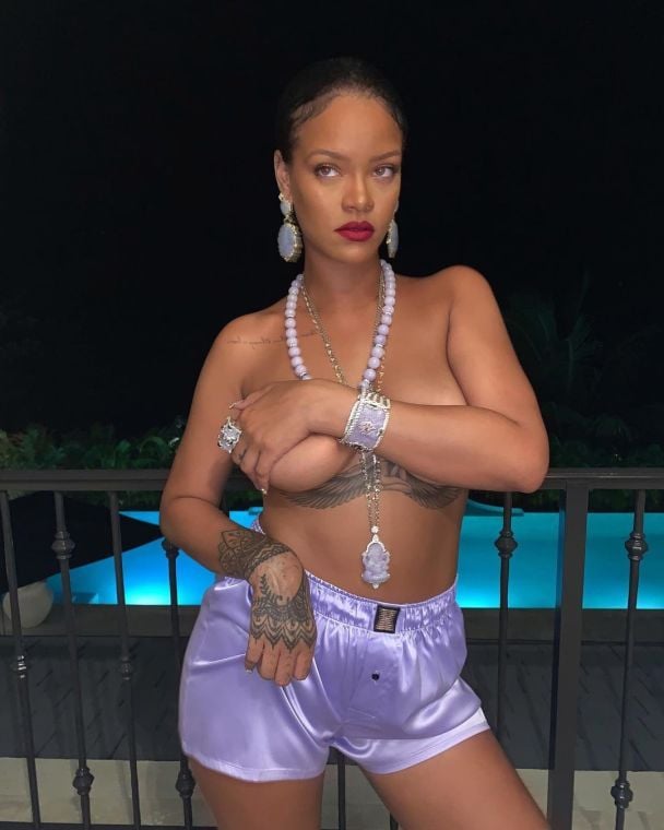  / © instagram.com/badgalriri