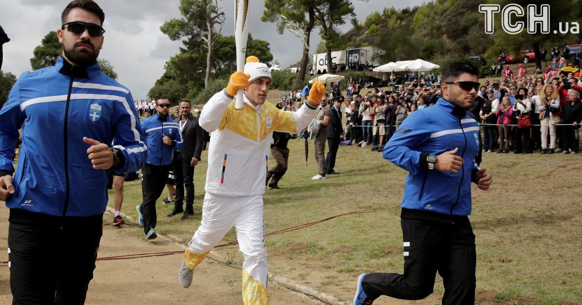 Передача олімпійського вогню / © Reuters