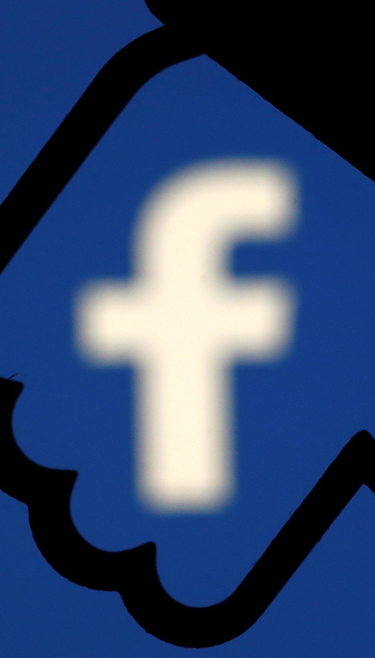 Евросоюз и США требуют от Facebook объяснений о незаконном использовании данных 50 млн пользователей