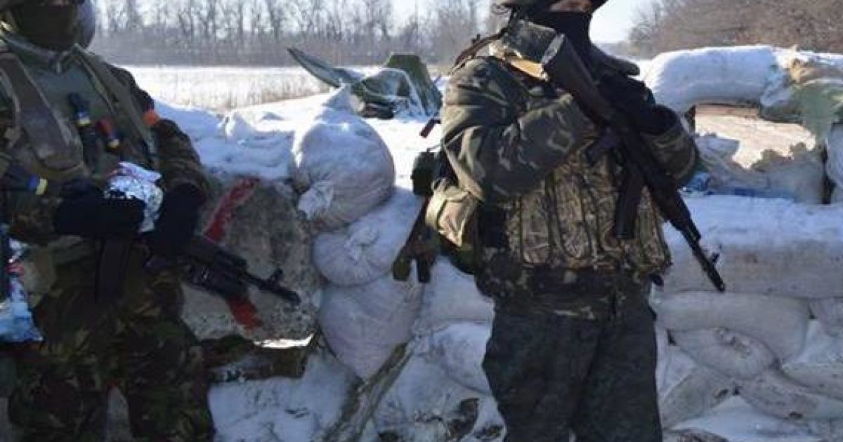 На блокпосту в Донецькій області міліціонер перевищив свої повноваження і застрелив волонтера.