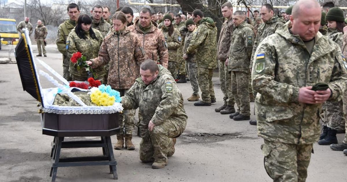 Пополнил ряды ангельского войска: на Волыни попрощались с погибшим в Донбассе воином (фото)