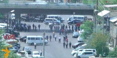 З'явилося відео із захоплення поліцейської дільниці в Єревані, зняте загарбниками