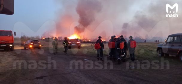 У російському Кургані помітили вогняний смерч. Фото: Mash. / © 