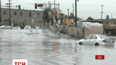 На Каліфорнію обрушився сильний шторм