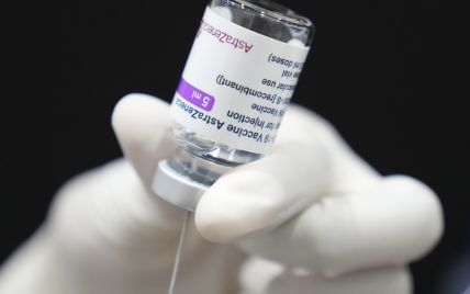 Люди, які щеплені двома дозами вакцини, мають втричі менше шансів захворіти на коронавірус, - науковці