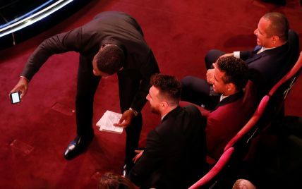 Голлівудський актор зробив селфі з Роналду, Мессі та Неймаром просто під час ведення церемонії ФІФА