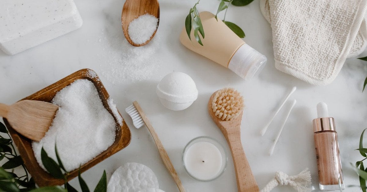 Додавання солі у пральну машину: коли це робити