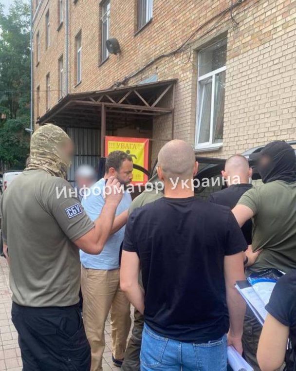 Фото з Олександром Дубінським під час обшуків у нього з'явилися в Телеграм-каналах