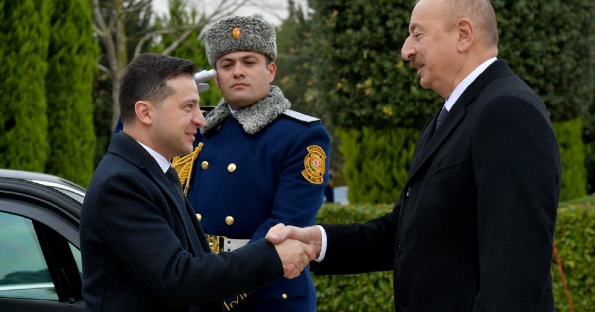 Зеленский начал свой визит в Азербайджан