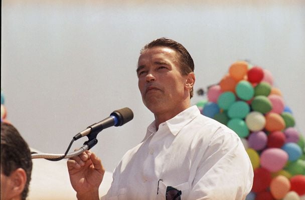 Арнольд Шварценеггер выступает у микрофона, 28 июля 1991 / © Associated Press