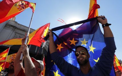 Найгарячіша політична точка Європи. Каталонія сьогодні визначиться зі своєю долею