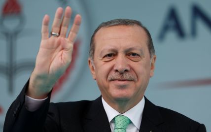 Ердоган зустрівся зі звільненими Умеровим і Чийгозом