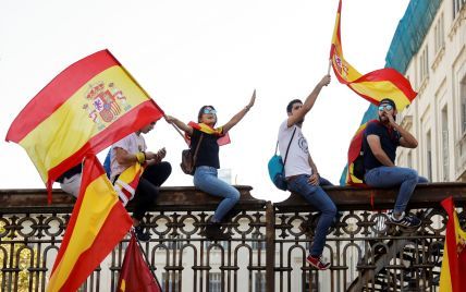 Министр экономики Испании назвал цену попытки Каталонии стать независимой
