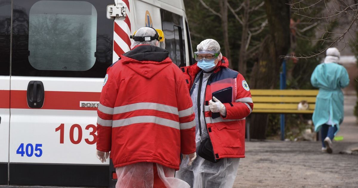 Во Львовской области 10 детей отравились неизвестным веществом после хоккейного матча