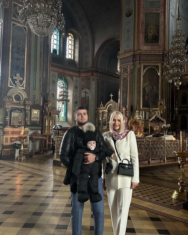 Анна Жук з родиною