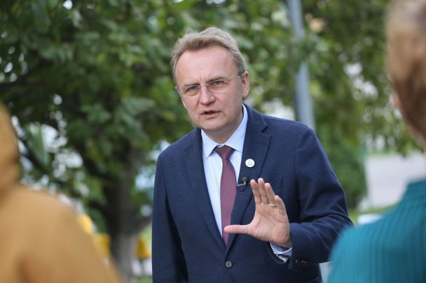 Напад на мера Львова: хто облив Садового невідомою рідиною та що кажуть у поліції