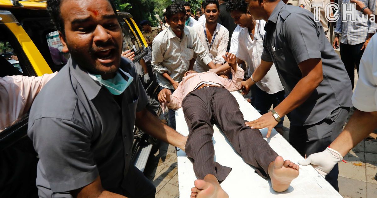 В Индии в давке на железнодорожной станции погибли более 20 человек