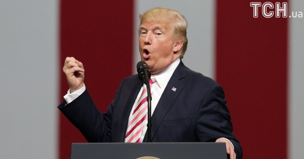 Трамп обвинил Facebook и американские СМИ в заговоре 